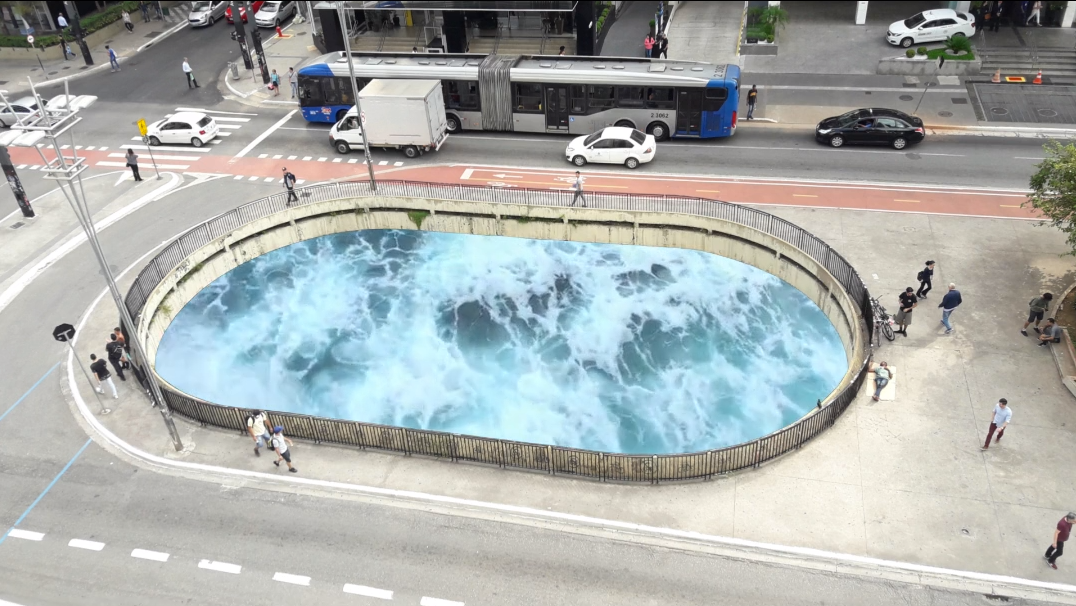 All on the same sidewalk // Rodrigo Franzao // Brazil